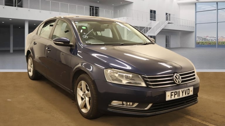 VOLKSWAGEN PASSAT 1.6 TDI 105 BMT S Saloon