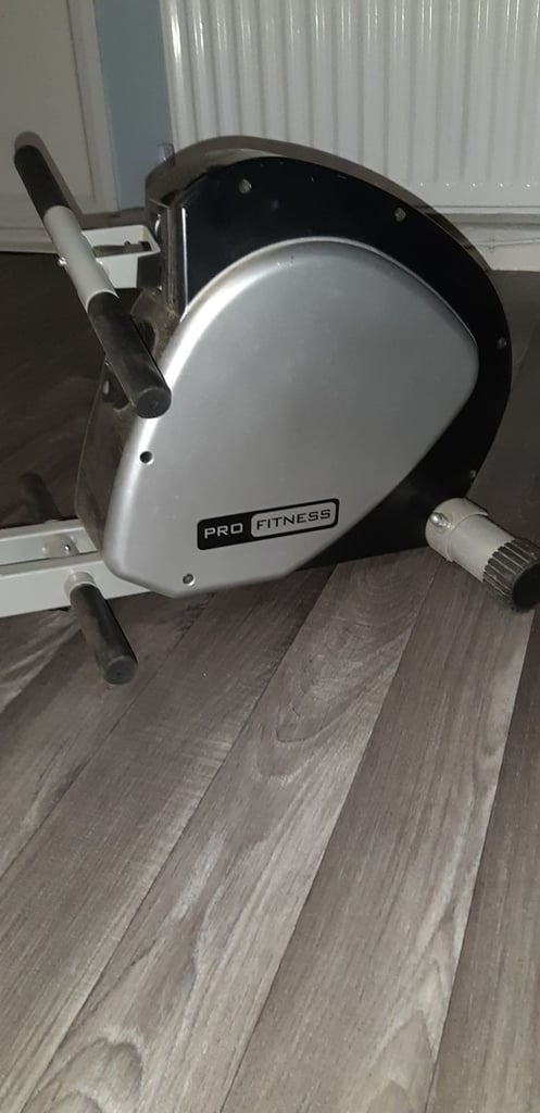 Pro Fitness Rowing Machine