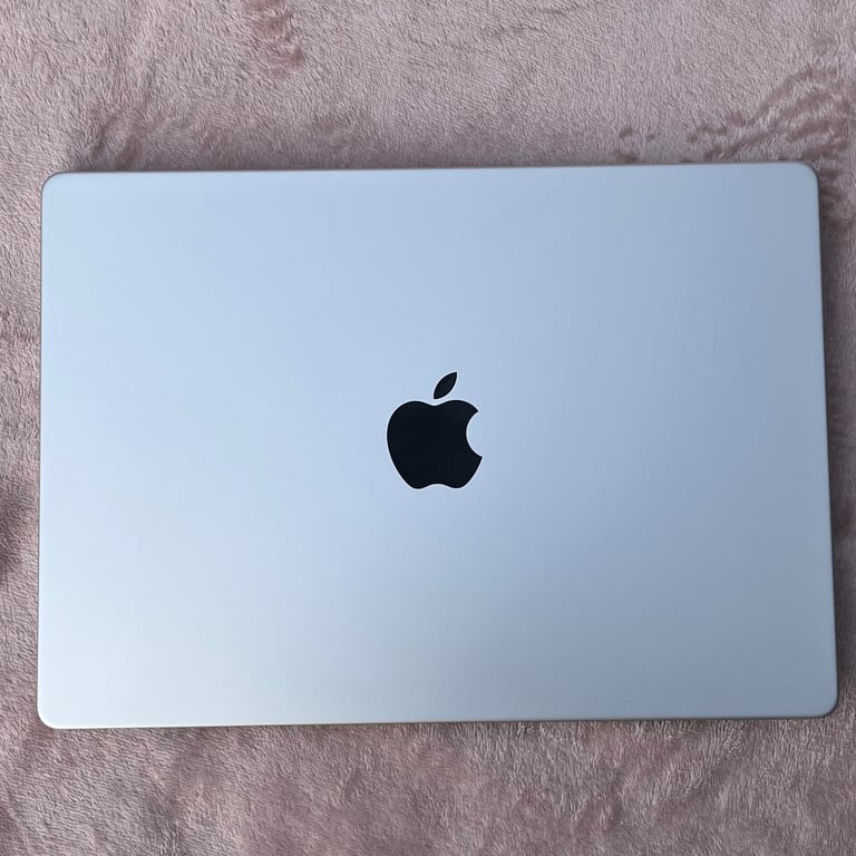 2021 MacBook Pro 14” M1 PRO 3.2GHz - New Battery - 16GB memory - 500GB SSD
