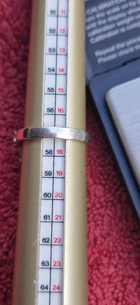 Vintage silver and chalcedony ring 