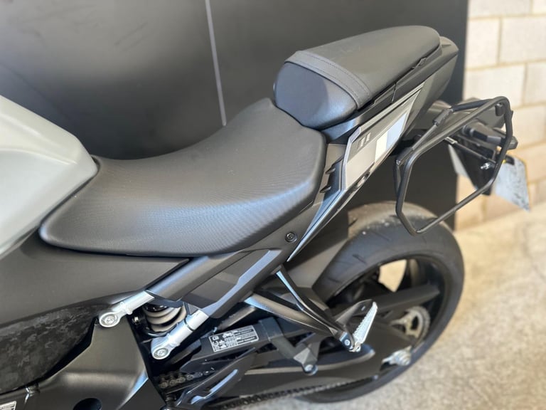 STUNNING ONE OWNER 2023/73 SUZUKI GSX-S 1000 MOTORCYCLE 