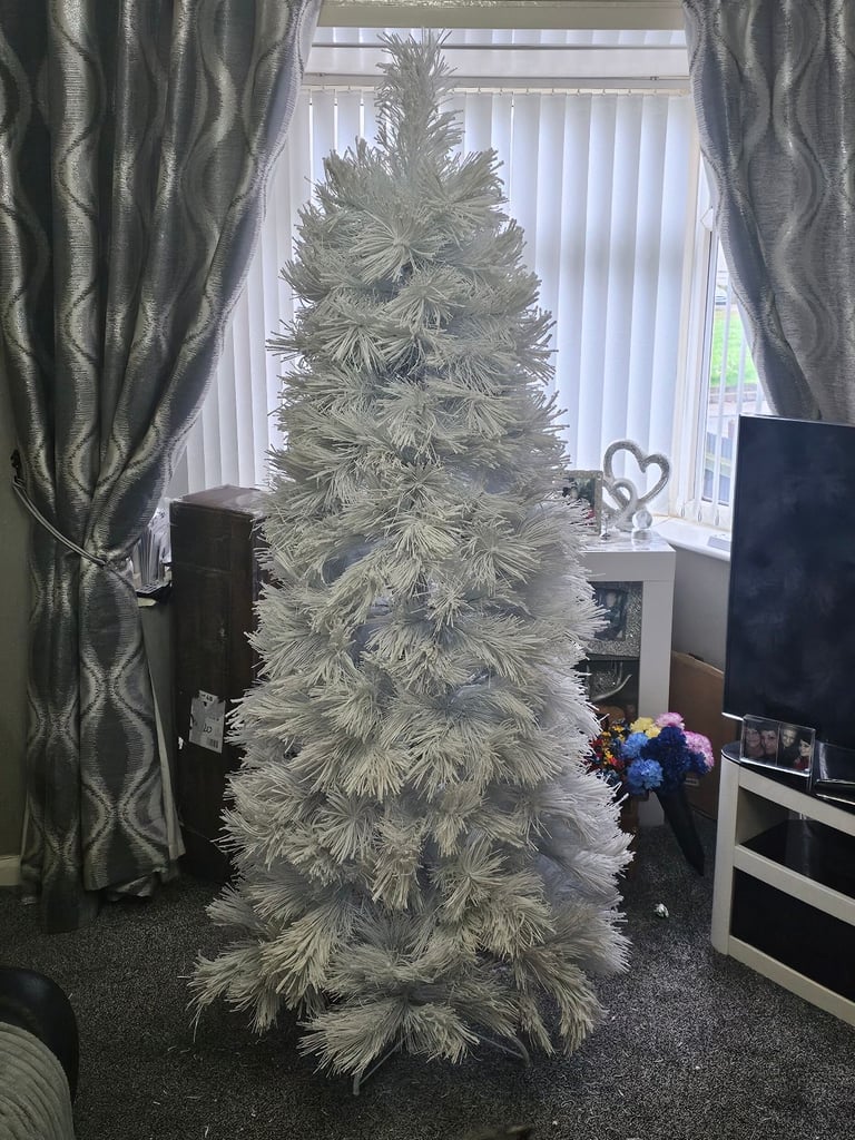 image for 6.5ft white Christmas tree