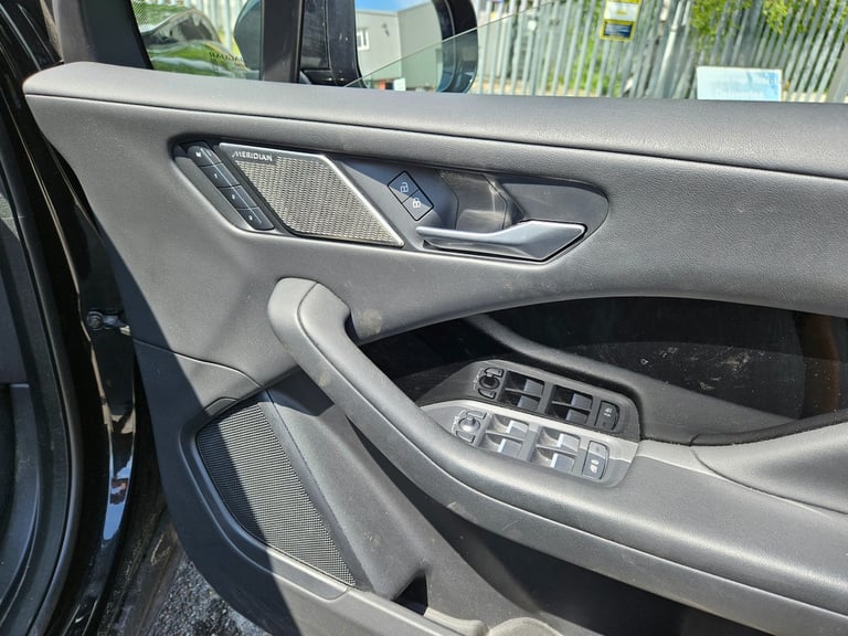 2021 71 Jaguar I-PACE 294kW EV400 Black 90kWh Auto 11kW Charger Damaged Salvage