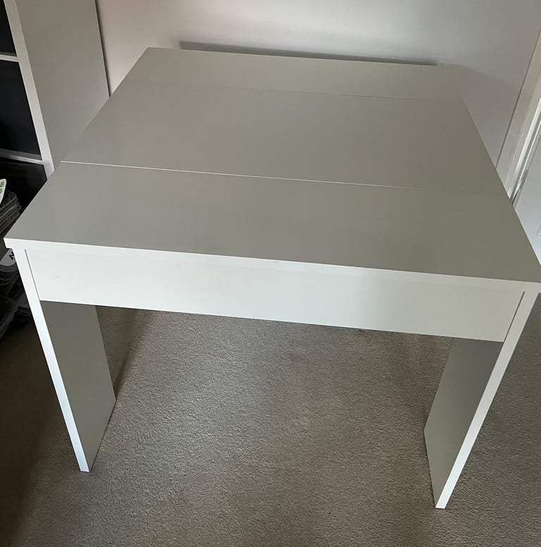 White Gloss Extending Table/Sideboard