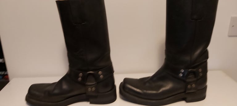 MAYURA 1501 CRUISER BOOTS. SIZE 43. BLACK  LEATHER