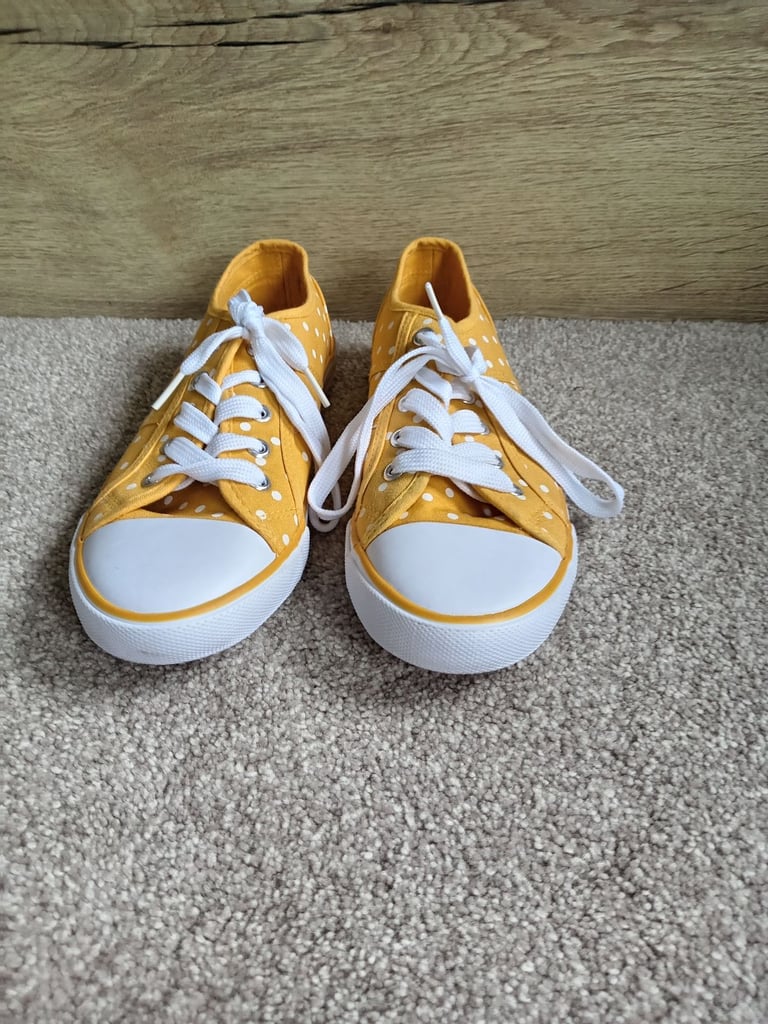 image for Women's yellow polka dot shoes