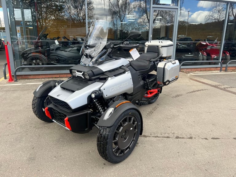 image for 2025 Can-Am Canyon XT 1330cc 6 speed semi automatic Spyder trike 