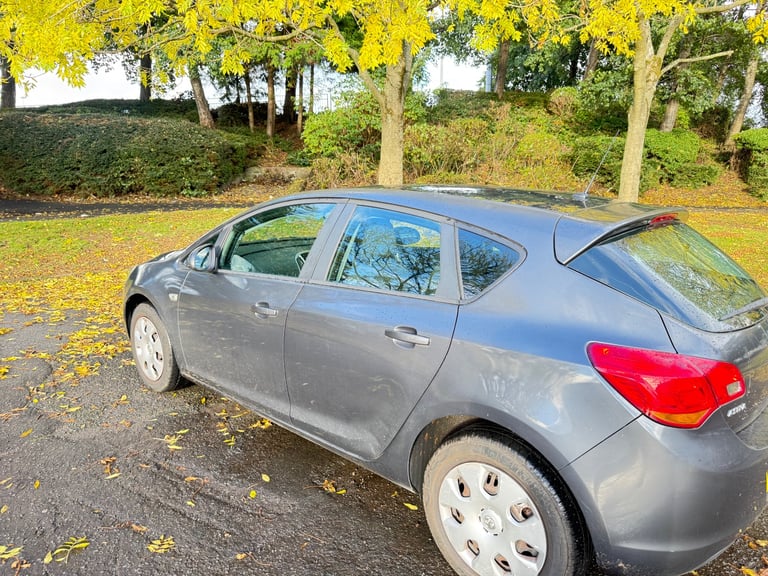 Vauxhall, ASTRA, Hatchback, 2012, Manual, 1598 (cc), 5 doors