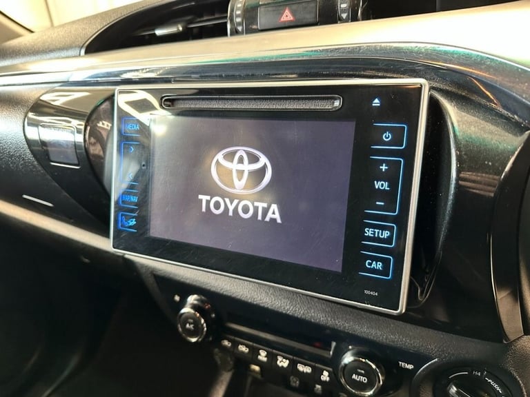 2020 Toyota Hilux 2.4 INVINCIBLE 4WD D-4D DCB 147 BHP DOUBLE CAB PICK-UP Diesel Manual