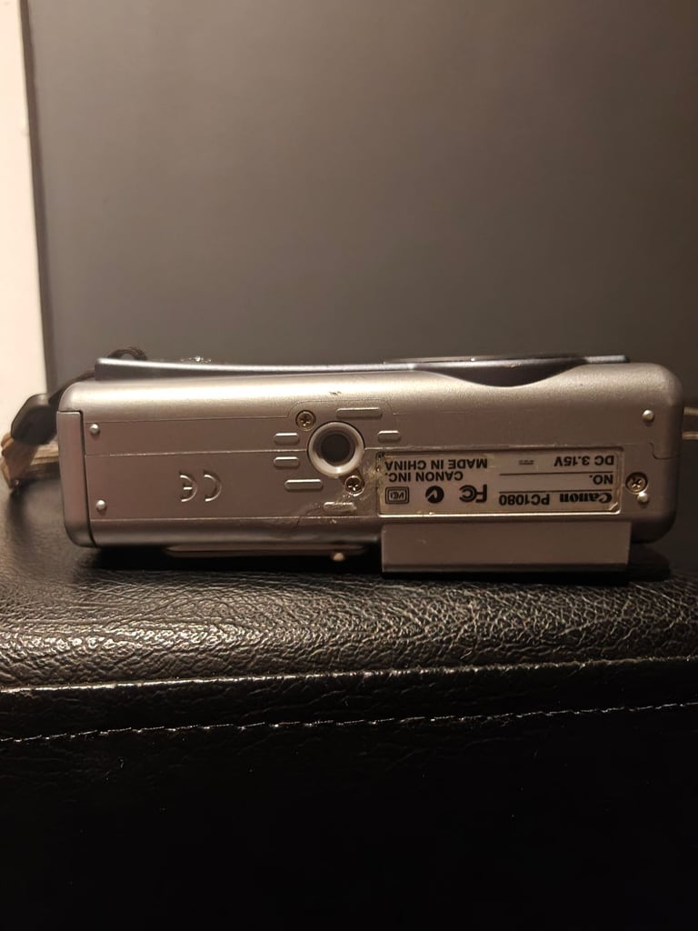 Canon PowerShot A400 Digital Camera Silver 3.2MP Zoom Lens TESTED 