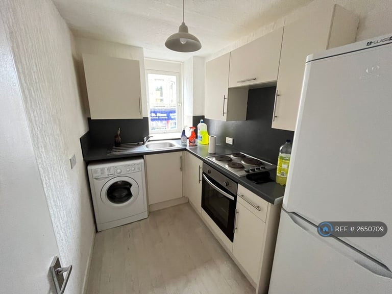 3 bedroom flat in Gardner Street, Dundee, DD3 (3 bed) (#2650709)