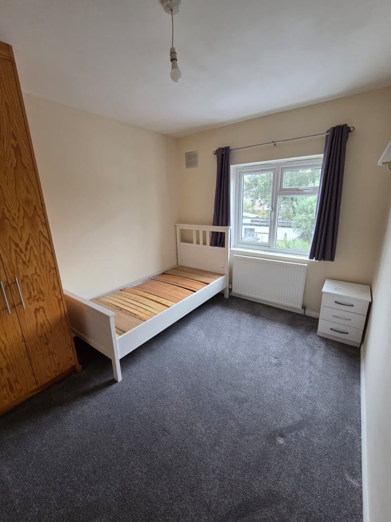 3 bed house Clifford rd Ruislip ha4 6pr