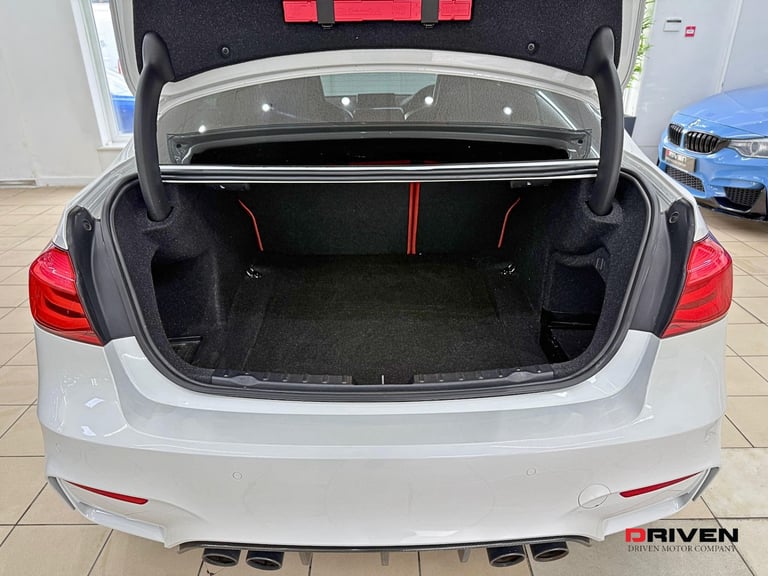 HUGE SPEC! BMW M3 3.0 BiTurbo DCT 4DR SALOON + CARBON + RED LTHR + FREE&nbsp;DELIVERY