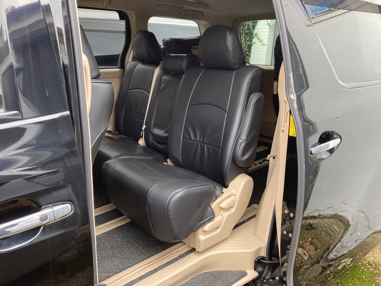 2012 Toyota Vellfire 2.4 PETROL AUTO  8 seater Air con  Apple Carplay &amp; Satnav