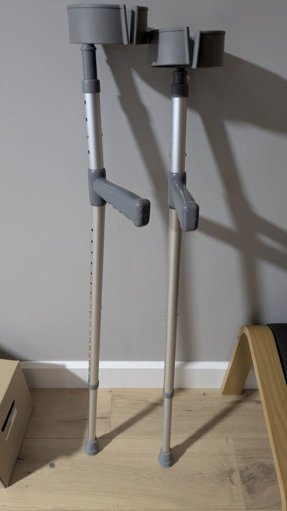 image for Pair of adjustable-height crouches, like new