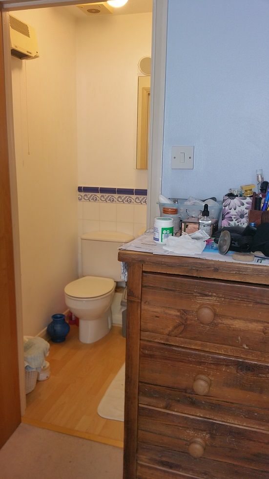 West London Acton, W3 two bedroom, 2nd floor flat in a purpose built gated court