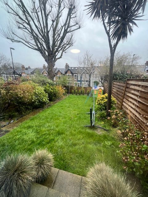 New completely refurbished one bed garden flat