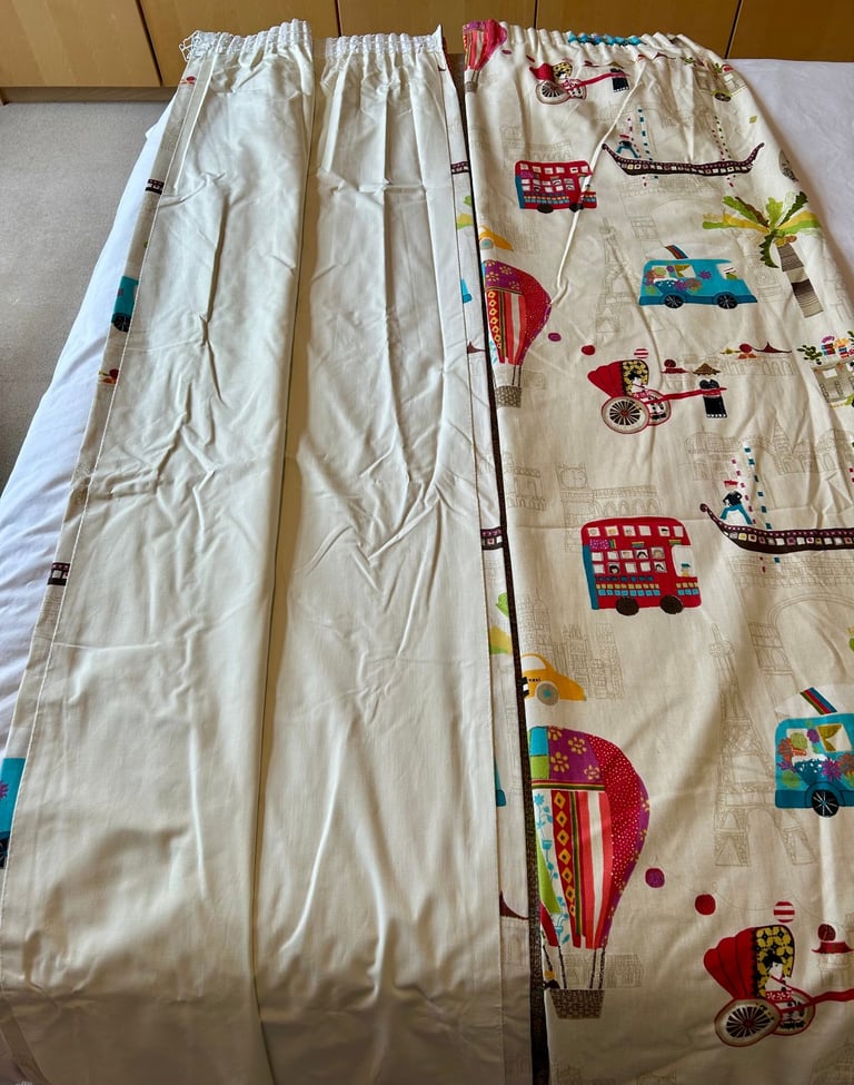 Children's bedroom curtains