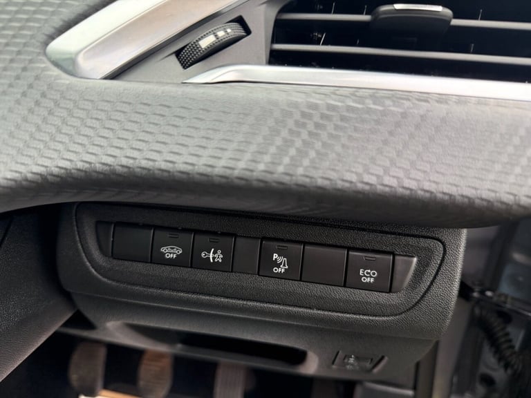 2019 Peugeot 2008 1.2 PureTech Allure Premium SUV 5dr Petrol Manual Euro 6 (s/s) (82 ps) HATCHBAC...