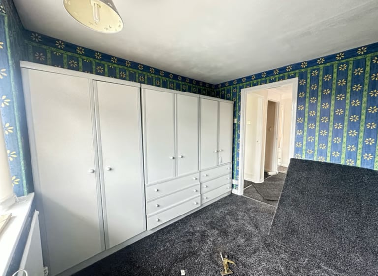 Modern 3-Bedroom House | Renovated | Fitted Kitchen | Garden | Gloucester Avenue, Nottingham - NG7