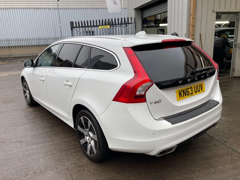 2014 Volvo V60 2.4 D6 Estate 5dr Diesel Plug-in Hybrid Geartronic AWD Euro 5 (s/s) (285 ps ESTATE...