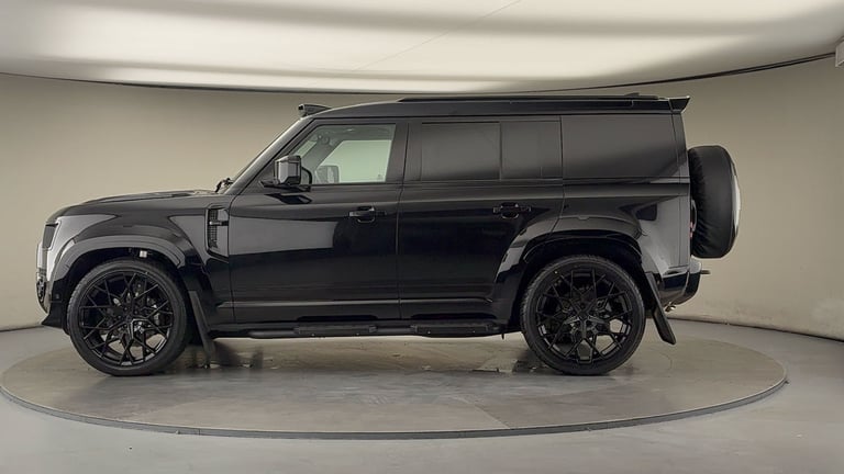 2025 Land Rover Defender 110 3.0 D250 MHEV X-Dynamic SE Hard Top SUV 5dr Diesel Auto 4WD MWB Euro...