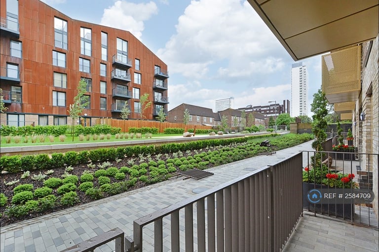 1 bedroom flat in Nyland Court, London, SE8 (1 bed) (#2584709)