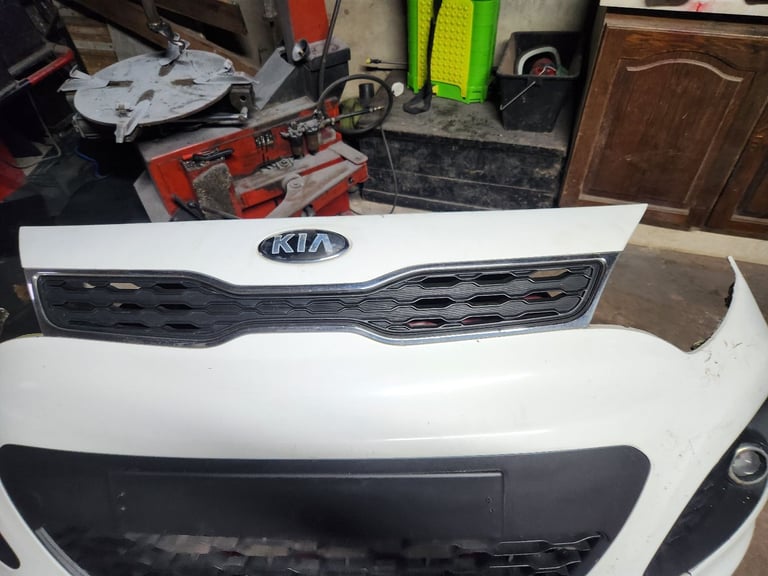 KIA RIO FRONT BUMPER 