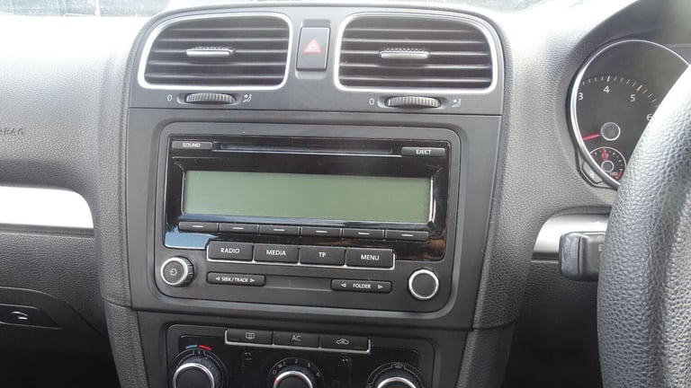 VOLKSWAGEN GOLF 1.4 Twist hatch petrol Silver Manual Petrol 2011