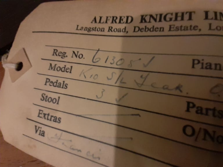 Knight K10 c1977 upright piano satin Oak wood *free 1st tuning* *top condition*