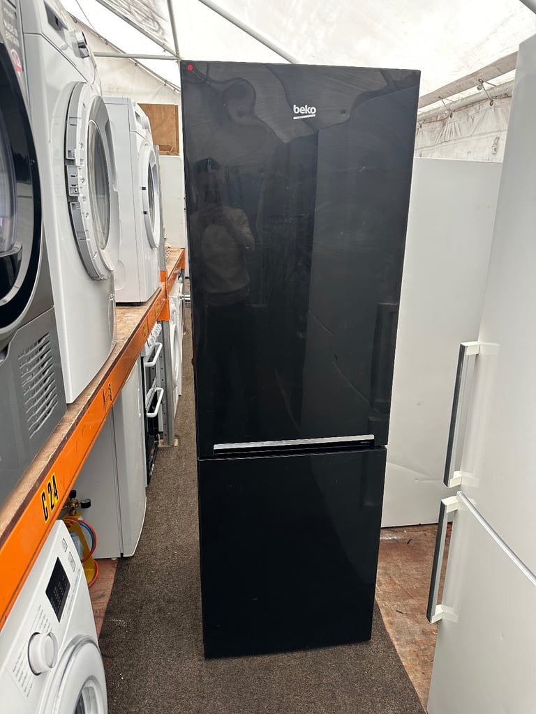 BEKO black good condition frost free fridge freezer 