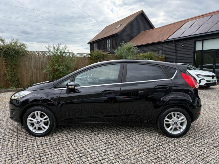 2017 Ford Fiesta 1.0T EcoBoost Zetec Euro 6 (s/s) 5dr HATCHBACK Petrol Manual