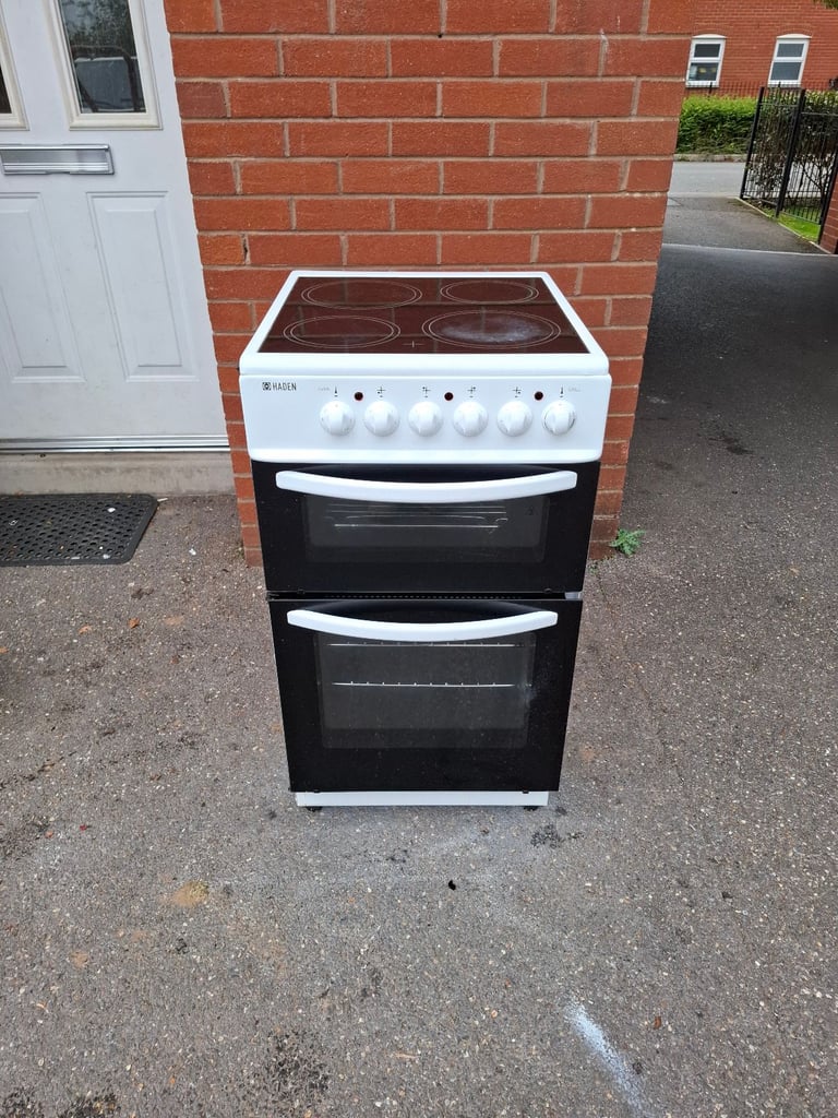 image for 50 cm Beko freestanding electric ceramic cooker 