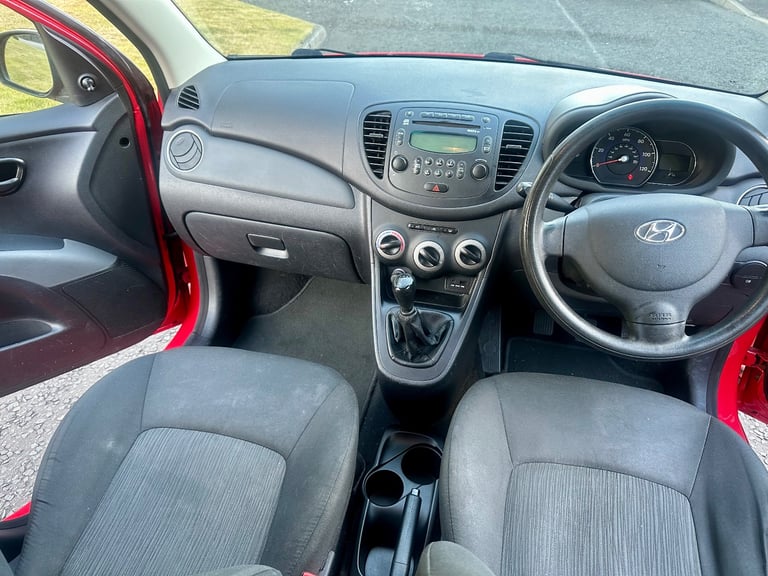 Hyundai, I10, Hatchback, 2013, Manual, 1248 (cc), 5 doors full years mot tax only 20£ years 