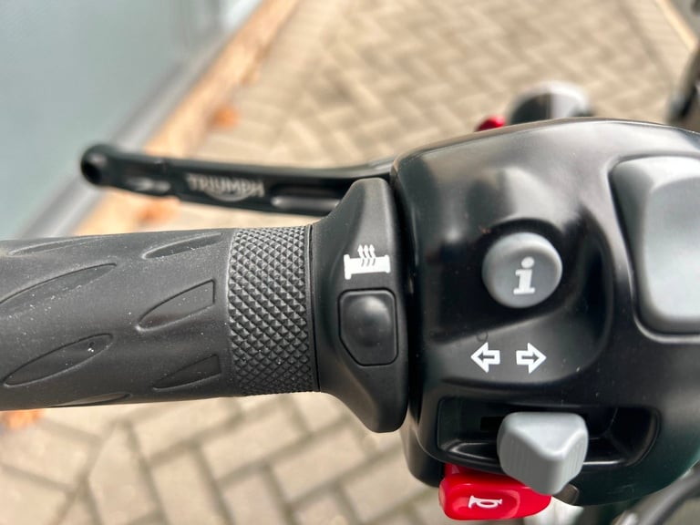 2019 Triumph BONNEVILLE T120 Bonneville T120 Jet Black Prestige Naked PETROL Manual