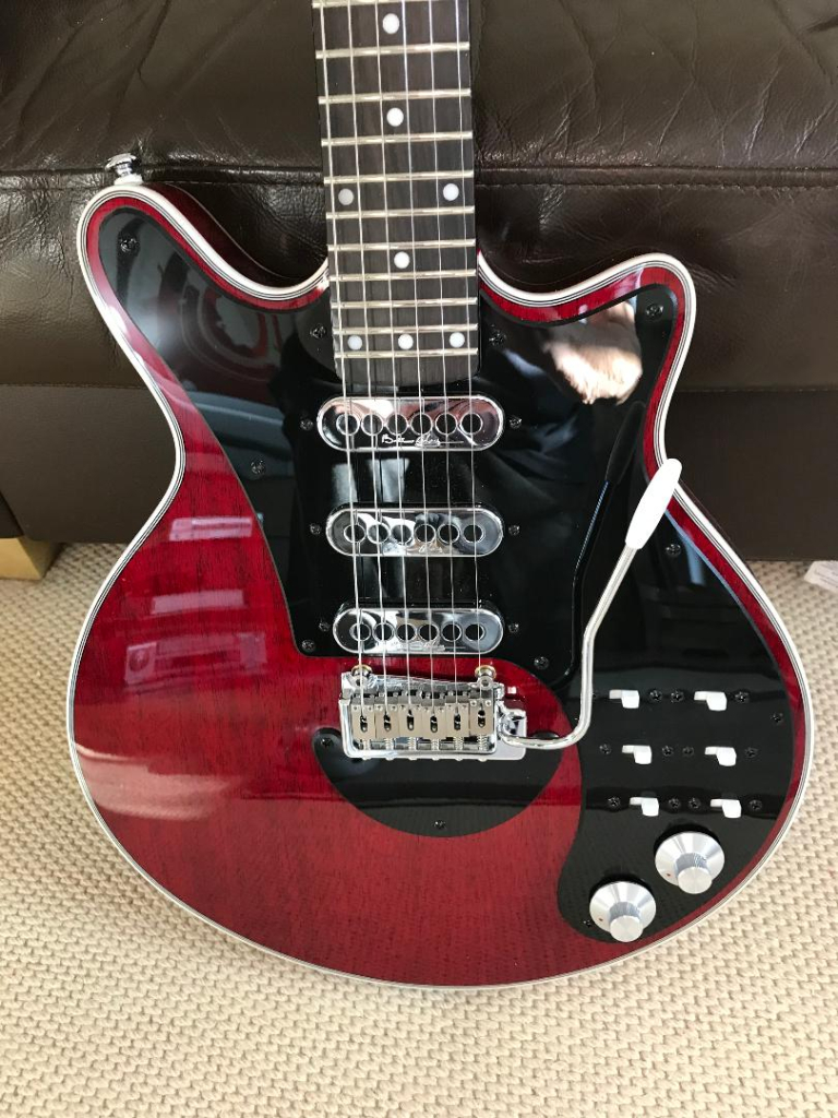 GENUINE BRIAN MAY RED SPECIAL with BMG HEAVY DUTY GIG BAG and CUSTOM STRAP.