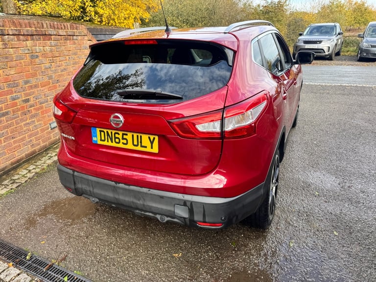 2015 Nissan Qashqai 1.6 DiG-T Tekna [Non-Panoramic] 5dr HATCHBACK Petrol Manual