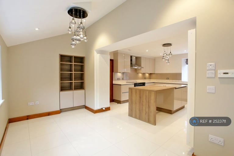 6 bedroom house in Newpark House, Kingswells, Aberdeen, AB15 (6 bed) (#2523711)
