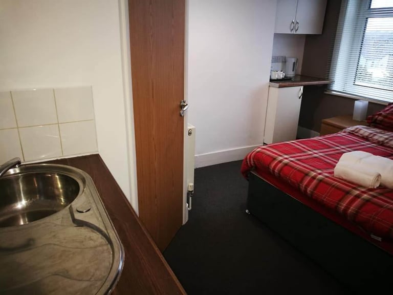 Spacious & Cosy Studio for Rent in - ME14 2UU