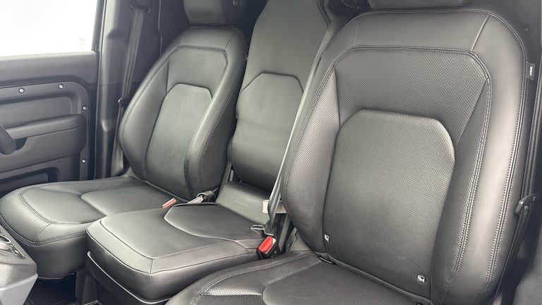 2025 Land Rover Defender 110 3.0 D250 MHEV X-Dynamic SE Hard Top SUV 5dr Diesel Auto 4WD MWB Euro...