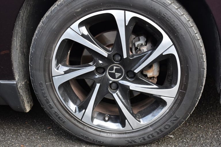 2017 DS Automobiles DS 3 1.2 PureTech 82 Elegance 3dr HATCHBACK PETROL Manual