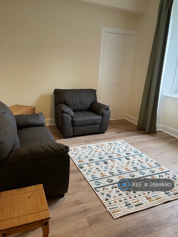 1 bedroom flat in Milton Street, Edinburgh, EH8 (1 bed) (#2668690)