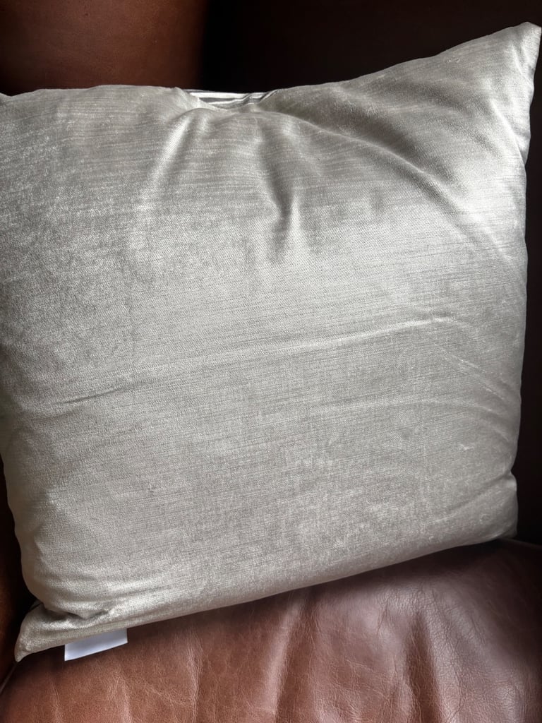 2 grey cushions