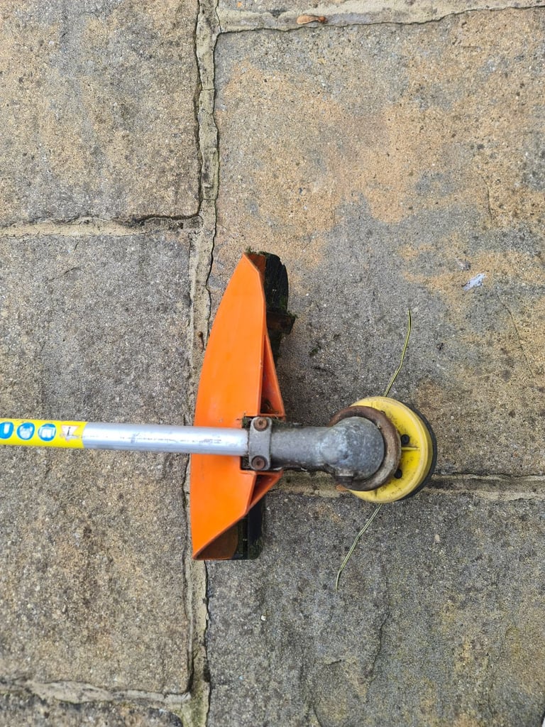 Stihl FS400 petrol strimmer