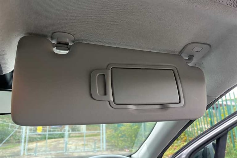 2021 Renault Captur 1.3 TCe (140 PS) Iconic 5 Door Petrol SUV Automatic SUV Petrol Automatic