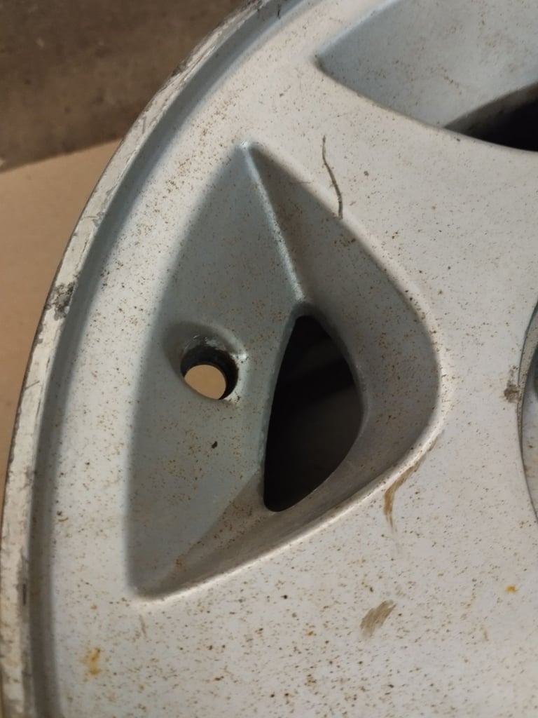 2no Ford Capri 2.8i Special 7"x13" Alloy Wheels