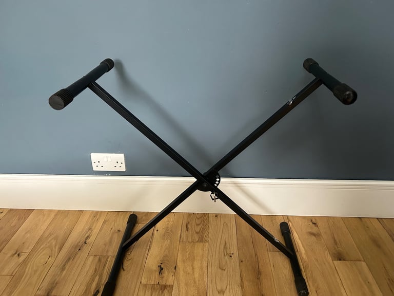 Casio Keyboard and Stand, with Learn to Play Function
