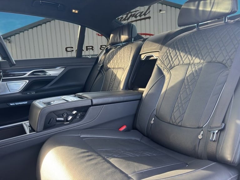 2018 BMW 7 Series M760L 6.6 Twin Turbo V12 Limousine XDrive Euro 6 (610 ps) Saloon Petrol Automatic