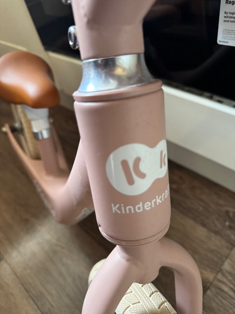 Kinderkraft girls balance bike - new