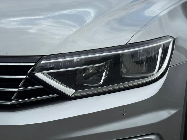 2015 Volkswagen Passat 2.0 TDI BlueMotion Tech R-Line Euro 6 (s/s) 5dr ESTATE Diesel Manual